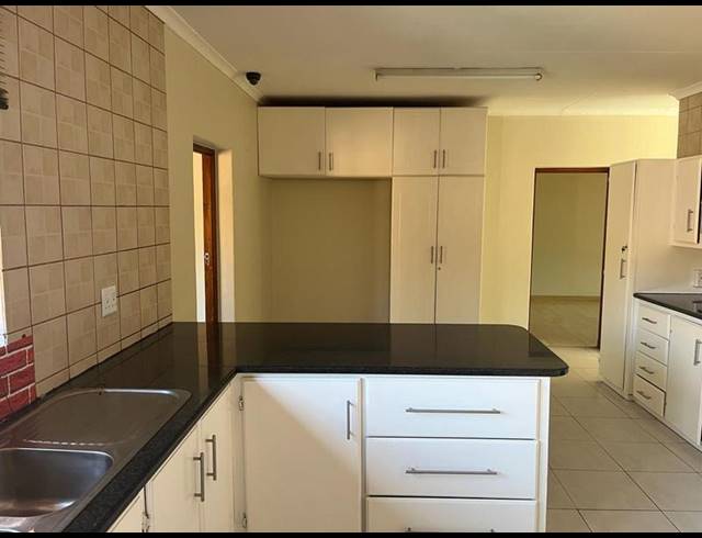 3 BEDROOM PROPERTY TO RENT IN CHROOM PARK